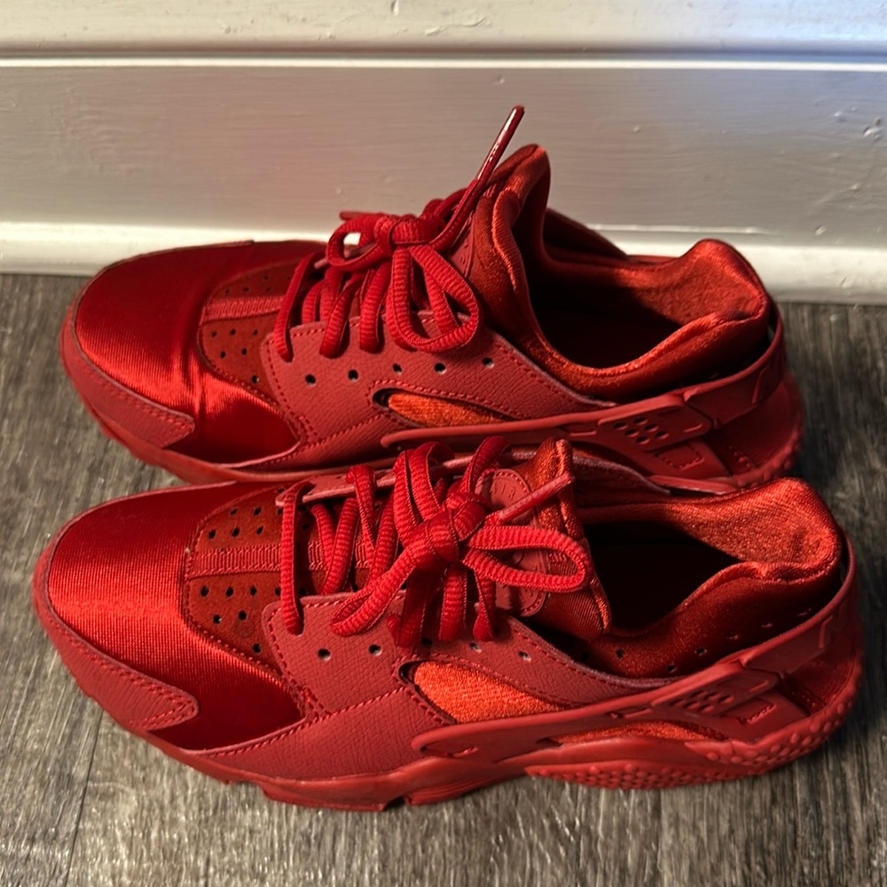 Red Nike Huaraches